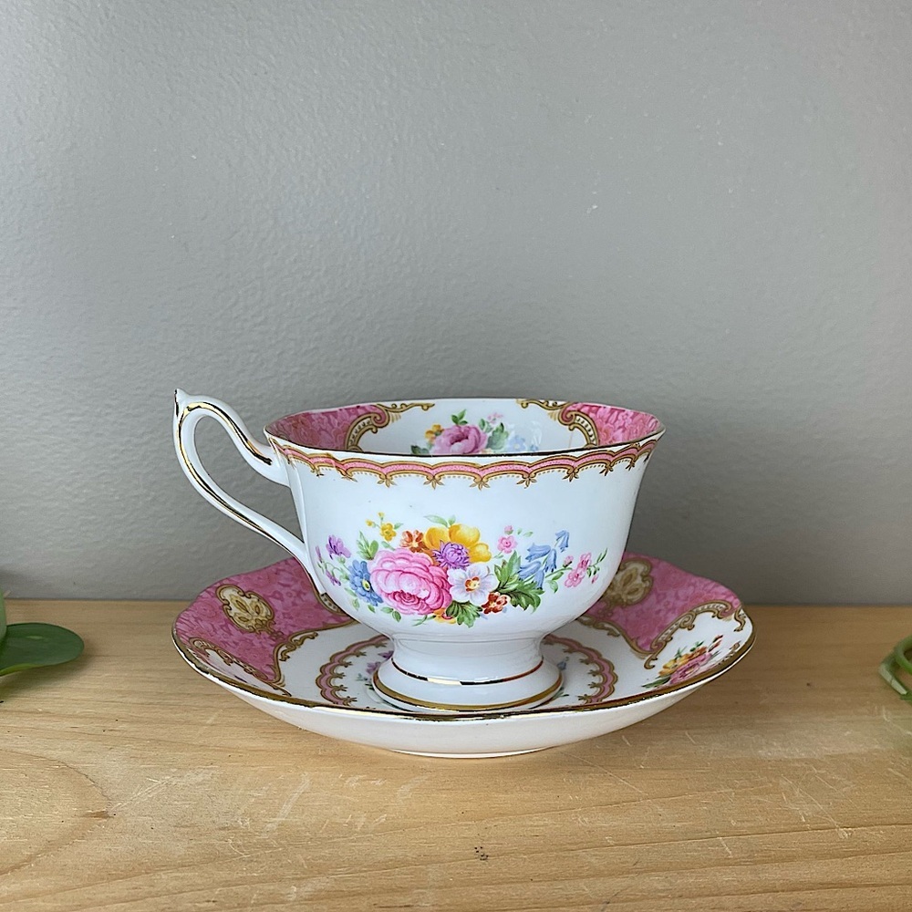 VINTAGE ROYAL ALBERT BONE CHINA SET